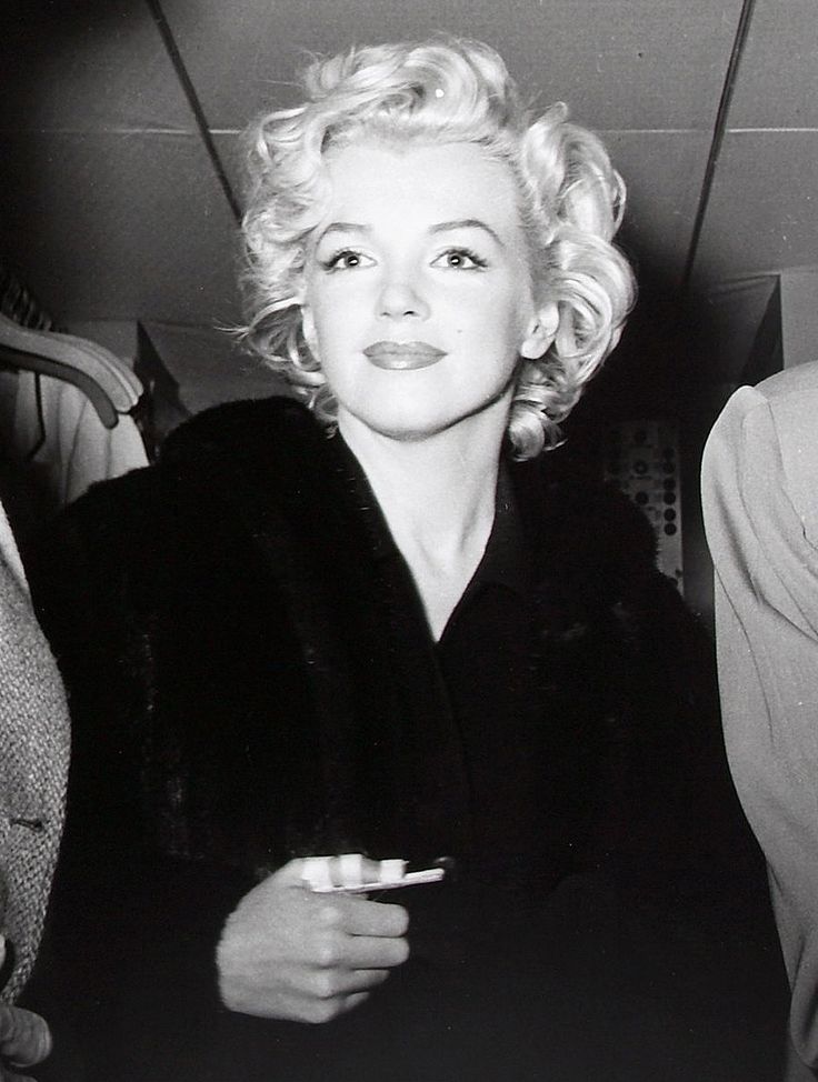 912aa903438eef47ee2e43ec1980aac3--joe-dimaggio-marylin-monroe.jpg